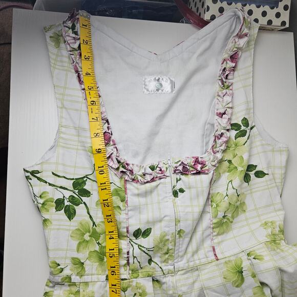 White & Green 1950's Theme Fit and Flair Dress With Ruffled Purple Outline - Picture 9 of 9